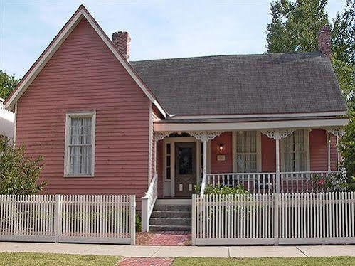 Rothschild Pound House Inn Columbus Exterior foto